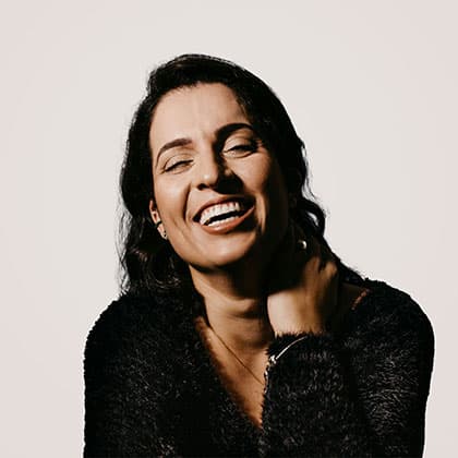 testimonial picture, person laughing